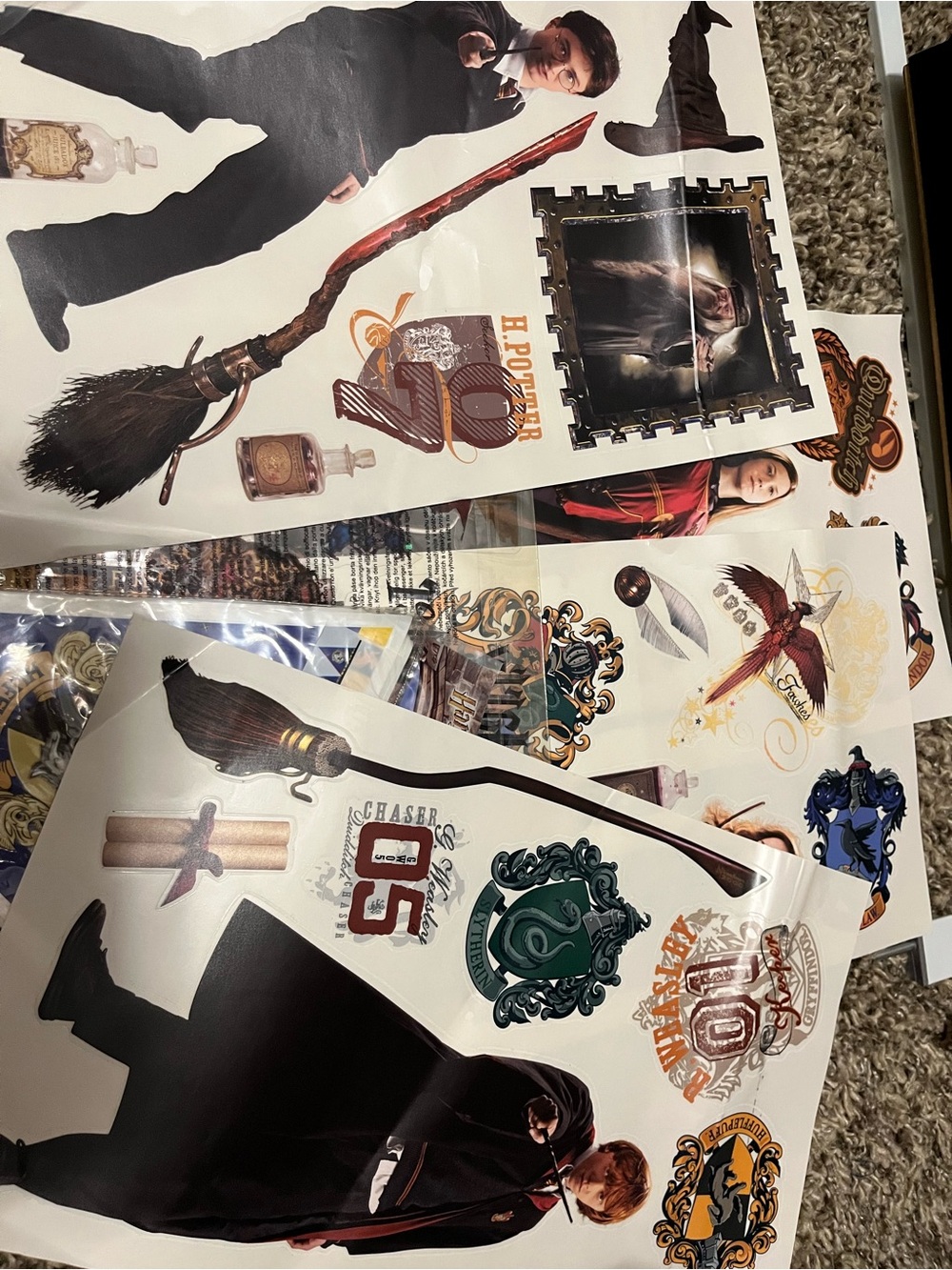 Assorted Harry Potter Decorations - Picture 2 of 3